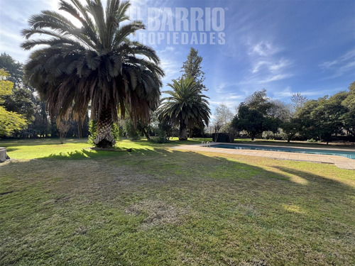 Casa En Venta En Chicureo, A Pasos Del Colegio Santa Cruz