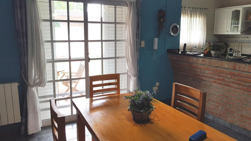 Imagen 9 de 30 de Casa En 2 Plantas Con Parque Y Piscina