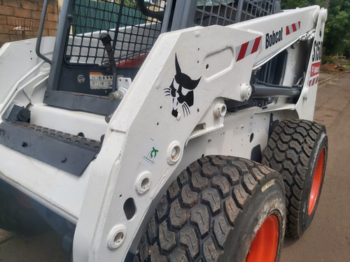 Imagem 4 de 13 de Minicarregadeira Bobcat S150