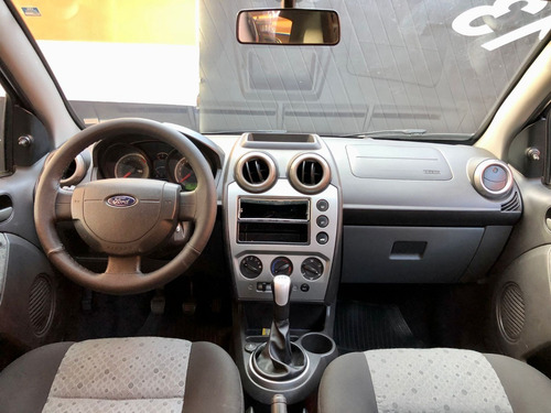Imagem 6 de 6 de Ford Fiesta Hatch