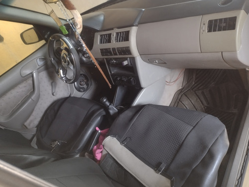 Volkswagen Pointer 1.6 City Mt