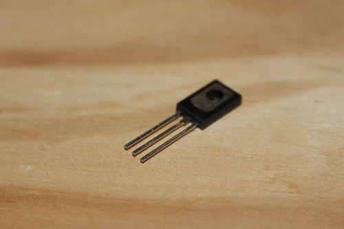 4 2sb649 + 4 2sd669 + 2 B778 +2 D998 4 B647 4 D667 2 Mpsa13