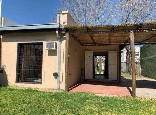 Casa En Venta - 1 Dormitorio 1 Baño - 55.80mts2 - City Bell