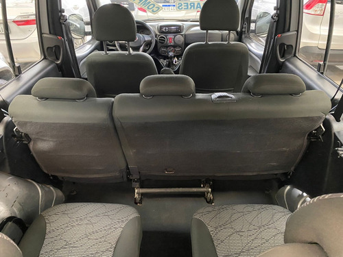 Imagem 4 de 8 de Fiat Doblo 2018 Flex