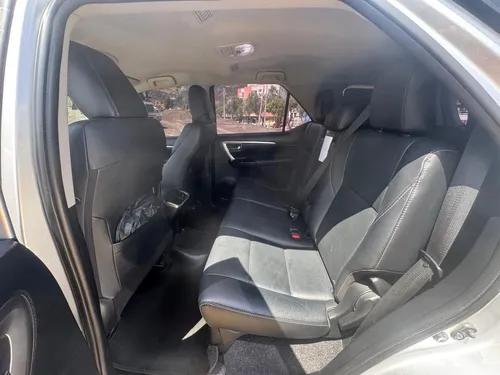 Toyota Fortuner Srv