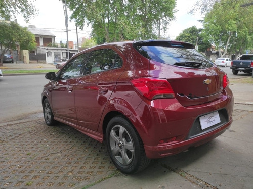 Imagen 6 de 8 de Chevrolet Onix 2017 1.4 Effect 98cv