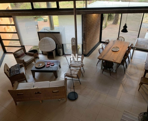 Casa A La Venta En La Barra De 3 Dormitorios.- Ref: 4193