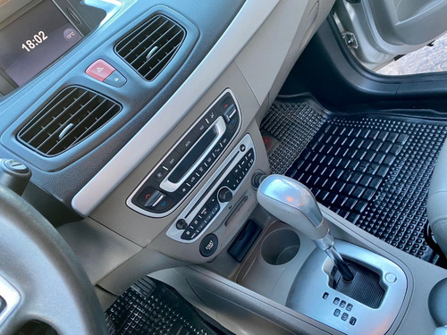 Imagen 9 de 15 de Renault Fluence 2.0 Privilege Cvt