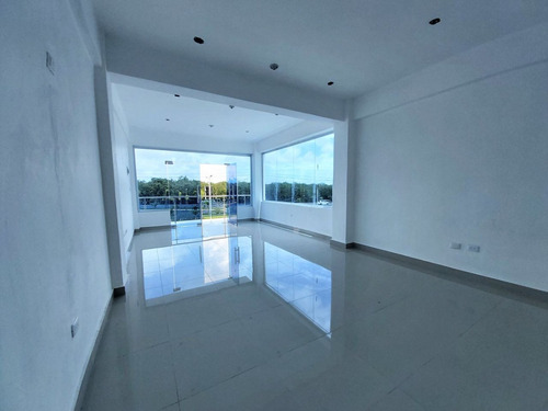 Local Comercial En Alquiler En Av. Barceló, Bávaro, Punta Cana, 45m2, 1 Baño, 20 Parqueos Comunes, Excelente Ubicacion, Zona De Alto Transito Peatonal Y Vehicular, Rentabilidad Garantizada, Seguridad,