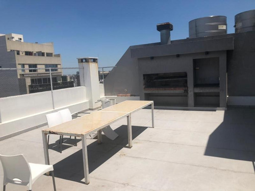 Venta De 4 Ambientes Con Cochera En Caballito. Vista A Pulmón De Manzana