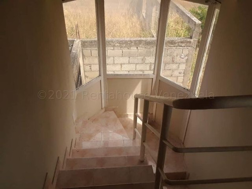 Imagen 25 de 30 de Casa En Venta Cabudare Lara Rah. 23-18786 // Invierta Seguro Con Rentahouse//