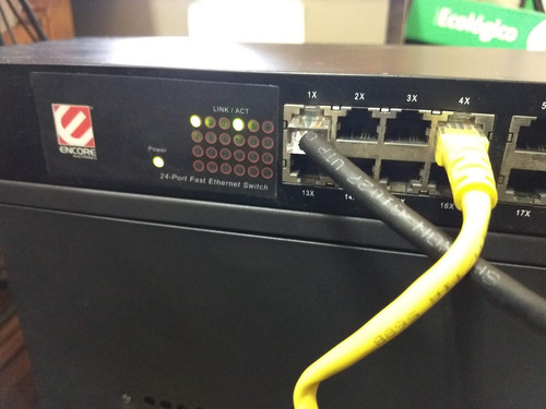 Switch Ethernet Con 24 Puertos