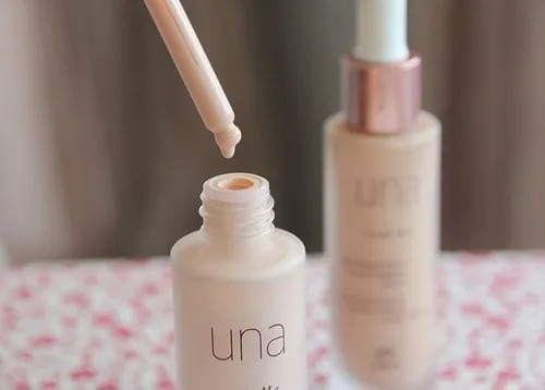 Base de maquillaje líquida Natura Una tono 19n