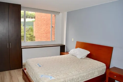 Apartamento En Arriendo En Los Rosales. Cod A22671