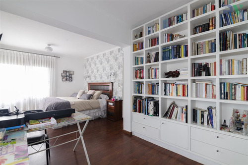 Preciosa Casa En Venta De 4 Dormitorios