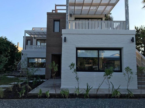 Casa En Venta De 3 Dormitorios En José Ignacio