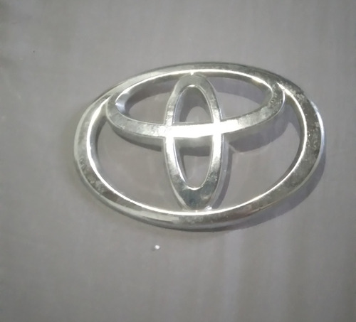 Emblema Toyota Parrilla Delantera Rav4 01 03 Corolla 01 02