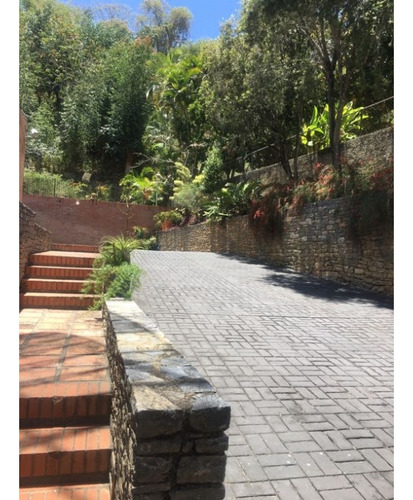 En Venta Casa 680m2 6h/6b/11p Cerro Verde 6194