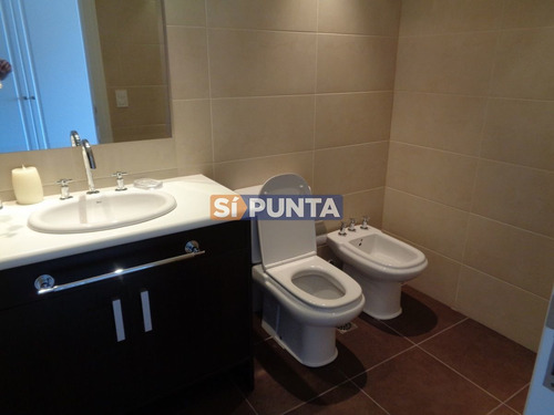 Imagen 10 de 22 de Apartamento Ubicado En Playa Brava