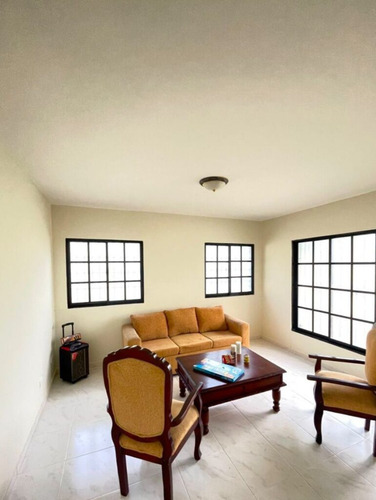 1585- Casa En El Doral, Pto. Pta.