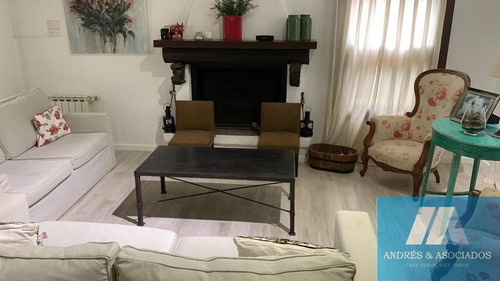 Imagen 4 de 18 de Venta Casa Bella Vista, Barrio El Robledal