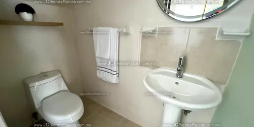 ¡casa En Venta A 10 Minutos Del Aeropuerto Por Tan Solo $1,008,000!