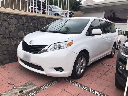 Imagen 3 de 11 de Toyota Sienna Le 2012