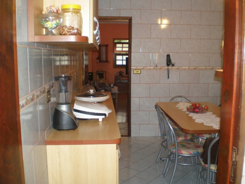 Condomínio Com 4 Casas De Renda