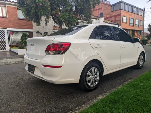 Kia Soluto 1.4 Emotion Mt