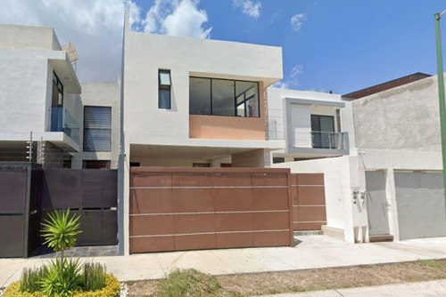 Venta De Casa En Villa Magna, San Luis Potosí. Fm17