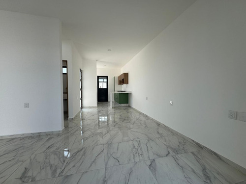 Casa En Venta En Lomas De La Rioja Con Alberca, Roof Garden, 3 Recámaras Y Un Estudio Que Puede Ser 4ta. Recámara, Riviera Veracruzana