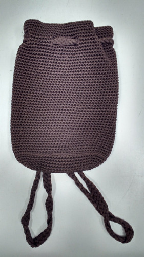 Cartera Pequeña Marrón Tejida En Hilo Encerado Tipo Mochila