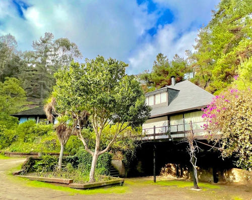 Casas En Zapallar Con Precioso Entorno A Pasos De La Playa.