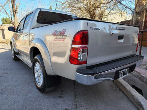 Imagen 4 de 4 de Toyota Hilux 2013 3.0 Cd Srv Cuero I 171cv 4x4