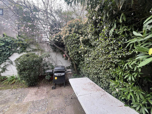 Casa En Venta De 3 Dorm. En Las Condes