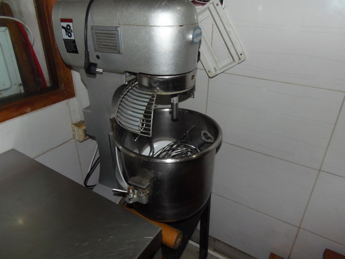 Local Comercial En Cordón, Equipado Y Funcionando