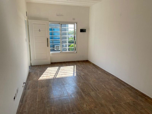 Imagen 4 de 12 de Departamento En Venta En José C Paz