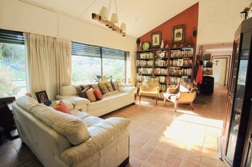 Muy Buena Casa A Pocos Metros De La Playa, Imperdible!!!- Ref: 1799