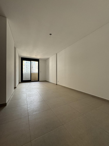 Oportunidad! Departamento De 2 Dormitorios Con Balcón