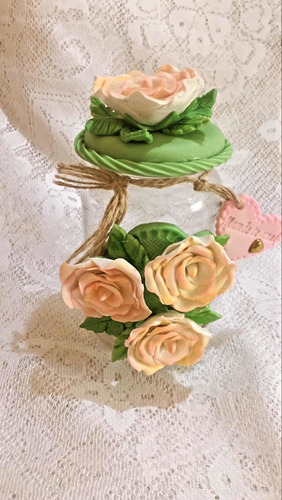 Pote De Vidro Decorado Com Rosas De Biscuit 600ml