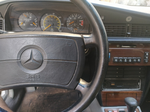 Mercedes-Benz 190 2.3 E