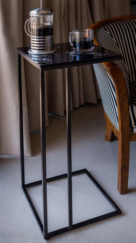 Imagen 3 de 8 de Mesa De Arrim Simil Marmol Con Est. Hierro Minimalista