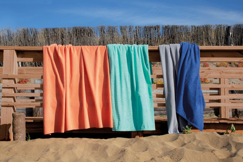 Imagen 2 de 7 de Toallon Playero Alcoyana 140 X 170 Cm Plus Size Premium