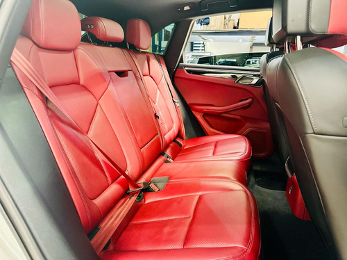 Porsche Macan 2.0 TURBO PDK