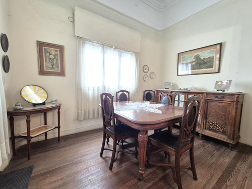 Casa En Venta Sobre Lote Propio. Dos Propiedades En Block