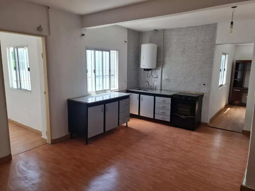 Imagen 1 de 9 de Departamento En Venta - 2 Dormitorios 1 Baño - 42mts2 - Tablada