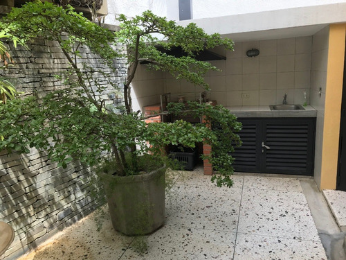 Imagen 2 de 11 de Casa En Venta Urb. Sebucán 19708