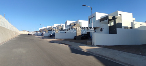 Casa En Condominio Privado, Ubicación Privilegiada