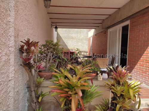 Casa En Venta, Urb. Los Naranjos Del Cafetal