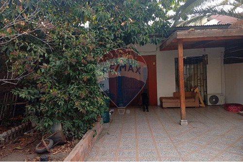 Amplia Casa Con Oportunidad De Inversión